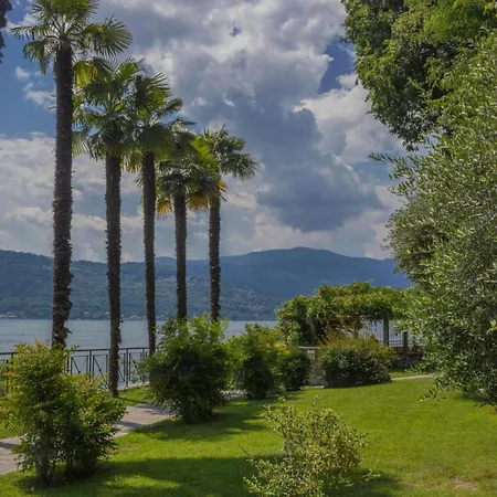 Villa La Dolce Vita: Lake Maggiore 3Br, Fenced Garden, Parking Near Beaches - Happy Rentals Leggiuno