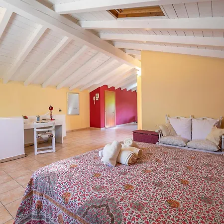 Villa La Dolce Vita: Lake Maggiore 3Br, Fenced Garden, Parking Near Beaches - Happy Rentals Villa