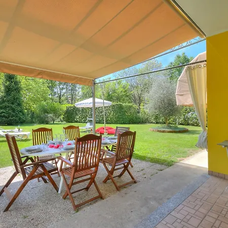 Villa La Dolce Vita: Lake Maggiore 3Br, Fenced Garden, Parking Near Beaches - Happy Rentals Villa