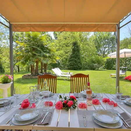 Villa La Dolce Vita: Lake Maggiore 3Br, Fenced Garden, Parking Near Beaches - Happy Rentals
