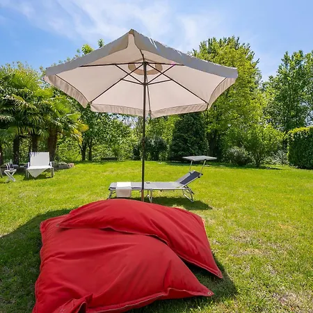 Villa La Dolce Vita: Lake Maggiore 3Br, Fenced Garden, Parking Near Beaches - Happy Rentals Villa *