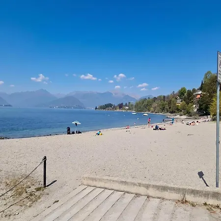 Villa Villa La Dolce Vita: Lake Maggiore 3Br, Fenced Garden, Parking Near Beaches - Happy Rentals *